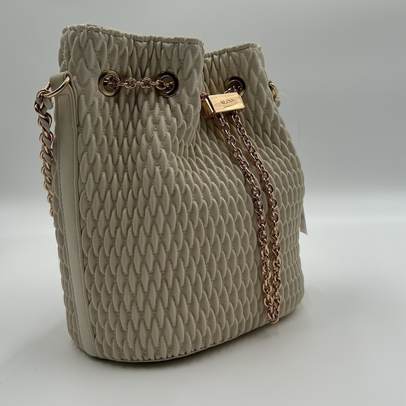 1707- Aldo Natalyaa Beige Quilted Bucket Crossbody Bag Vegan Leather NWT - Picture 3 of 13